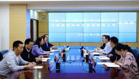  中國人民財產(chǎn)保險有限公司甘肅省分公司黨委書記、總經(jīng)理余素紅一行到訪甘肅物流集團(tuán)